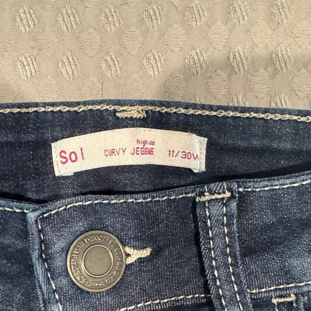 SO Distressed High Rise Jegging